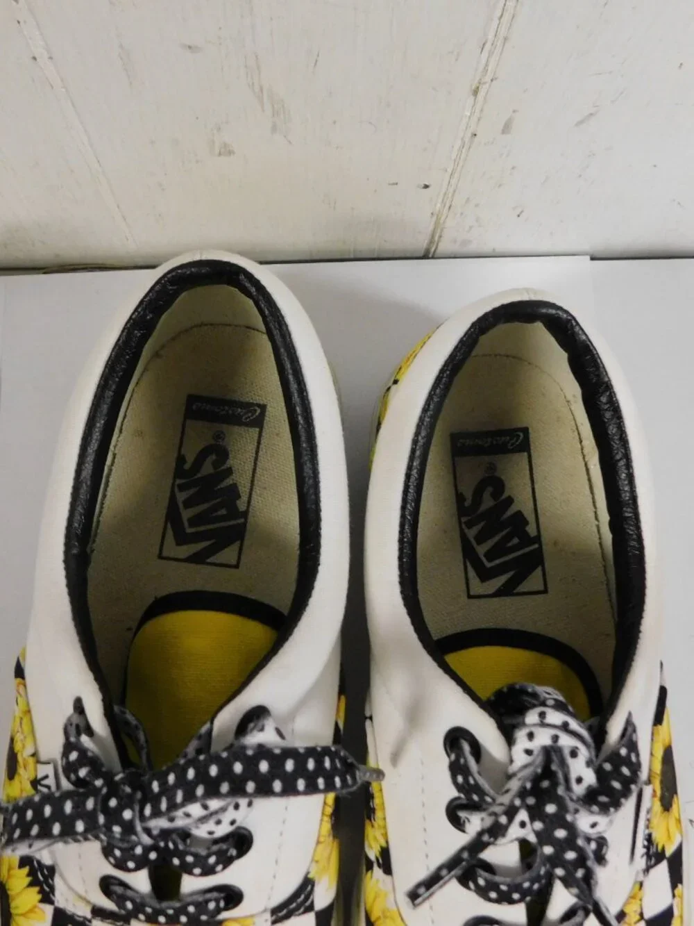 Van Customs Checkerboard Sunflower Lace Up Shoes sz 6 men 7.5 Women